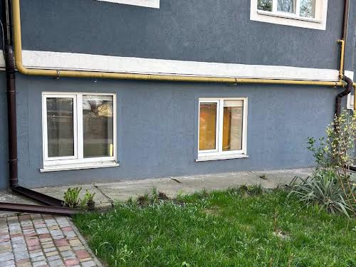 комерційна за адресою Білокур вул. (Курська), 8а