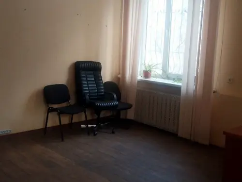 комерційна за адресою Андрія Мельника вул. (Генерала Тупікова), 5/1
