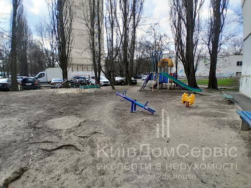 квартира за адресою Академіка Глушкова просп., 18