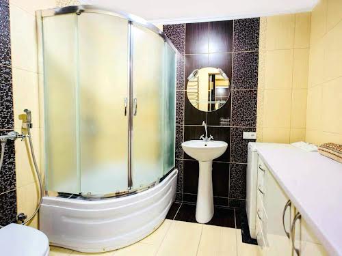 квартира за адресою Набережна, 8
