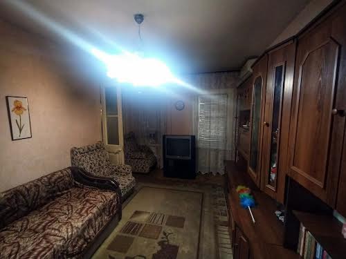 квартира за адресою Разумовского, 26