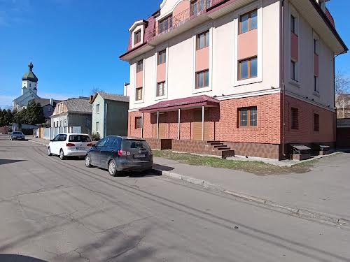 комерційна за адресою вул. Пересопницька, 170