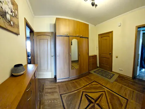 квартира за адресою Академіка Глушкова просп., 45