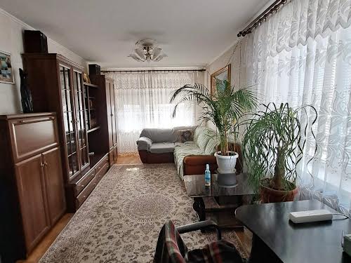 квартира за адресою пр. Миру, 21