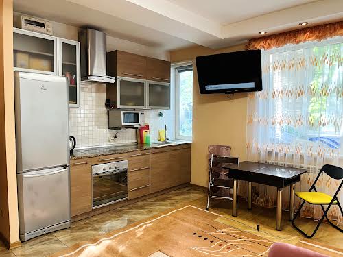 квартира за адресою Волинська вул., 8
