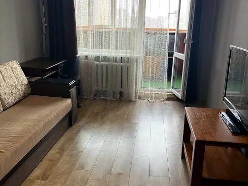 квартира за адресою Анни Ахматової вул., 19