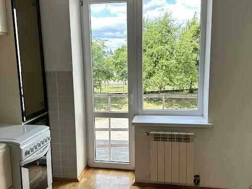 квартира за адресою Тролейбусна вул., 26