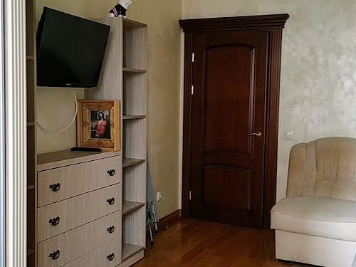 квартира за адресою Саперно-Слобідська вул., 10