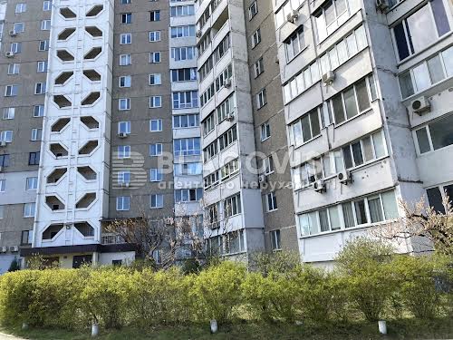 квартира за адресою Соснова вул., 10