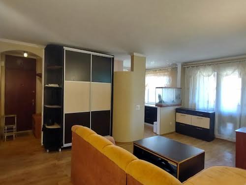квартира за адресою Героїв Крут вул. (Валентини Терешкової), 14