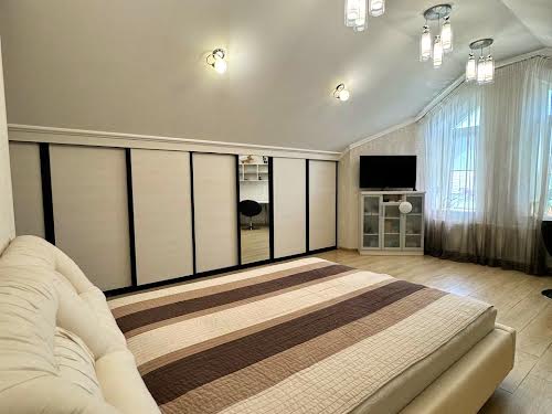 будинок за адресою Горіхова вул.