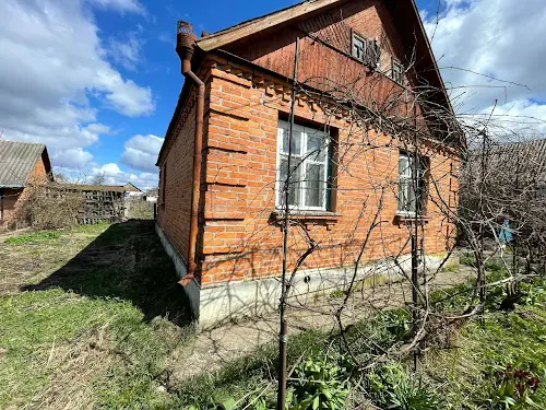 будинок за адресою Травнева
