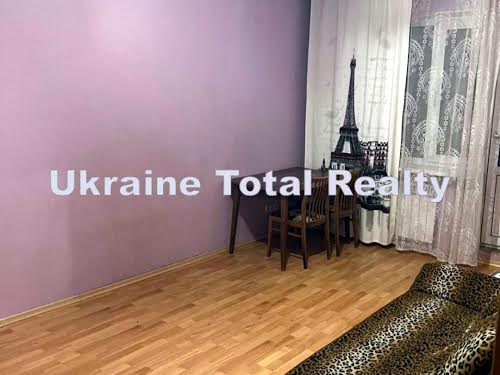квартира за адресою Анни Ахматової вул., 19