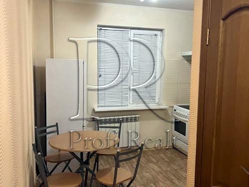квартира за адресою Анни Ахматової вул., 19