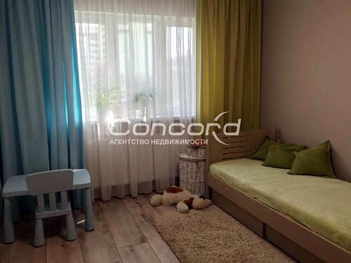 квартира за адресою Воскресенська вул., 18