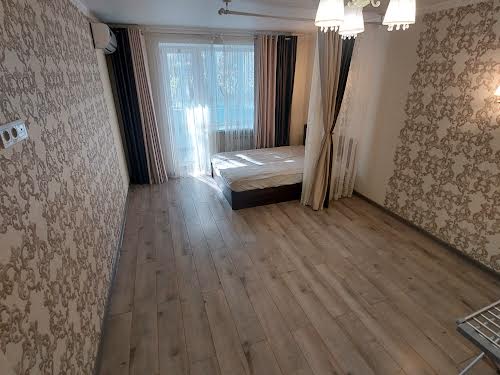 квартира за адресою Казарського вул., 1Б