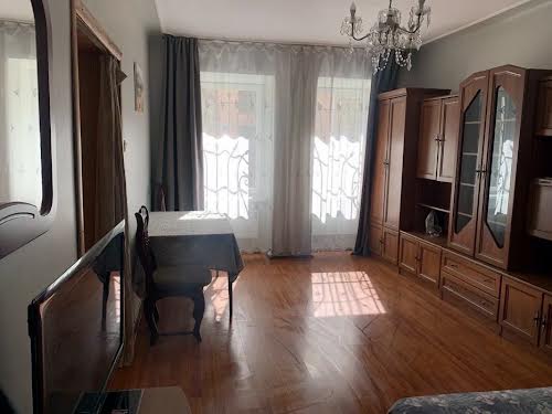 квартира за адресою Піскова, 5