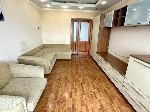 квартира за адресою Верховинна вул., 35