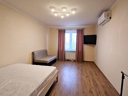 квартира за адресою Ревуцького вул., 54