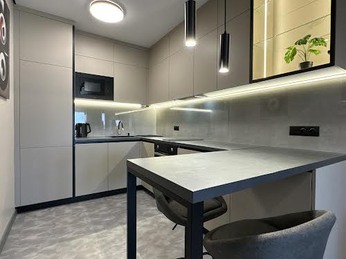 квартира за адресою Театральна, 21