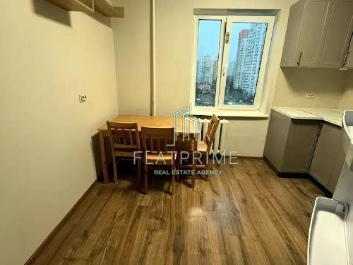 квартира за адресою Драгоманова вул., 8Б