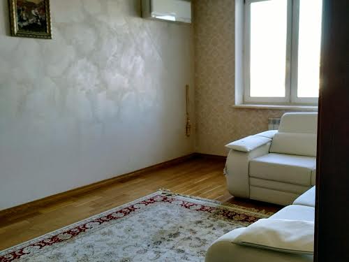 квартира за адресою Саперно-Слобідська вул., 10