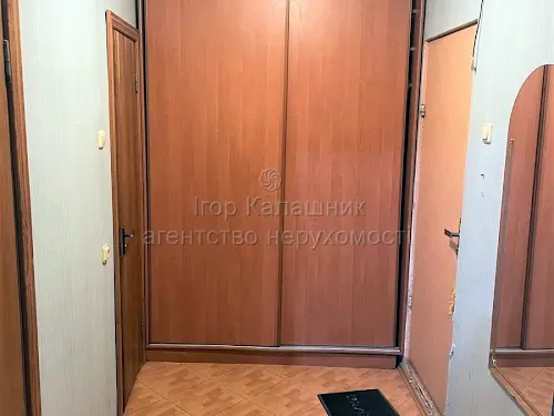 квартира по адресу Ревуцкого ул., 42-Б