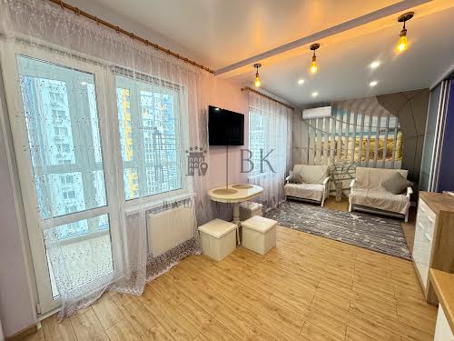 квартира за адресою Вишняківська вул., 4