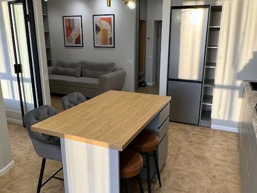 квартира за адресою Домбровського вул., 75