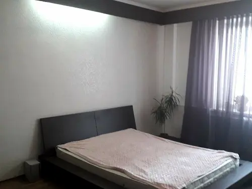 квартира за адресою Академіка Булаховського вул., 5б