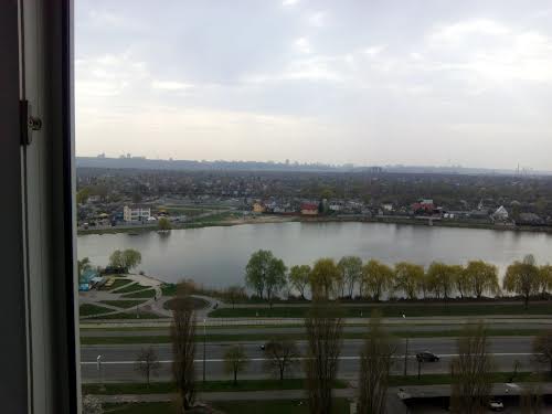 квартира за адресою Райдужна вул., 33