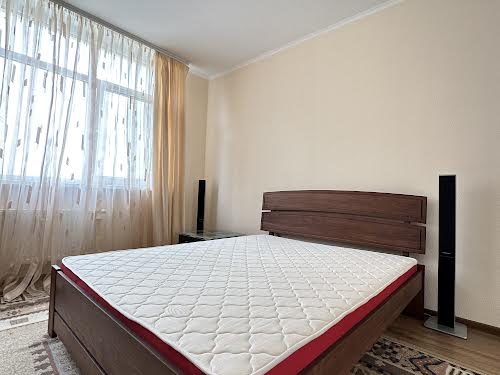 квартира за адресою Сім'ї Кульженків вул. (Петра Дегтяренка), 35