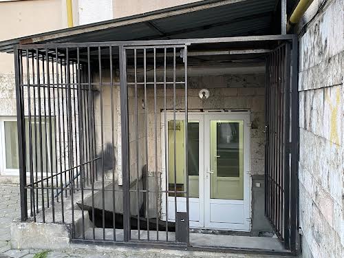 комерційна за адресою Обсерваторний пров., 2/4