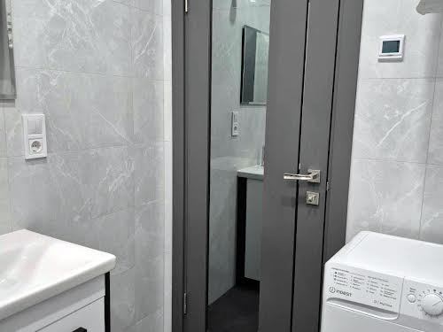 квартира за адресою Залізнична вул., 7