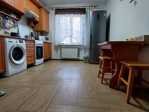 квартира за адресою Озерна вул. (Червоних Майовщиків), 35