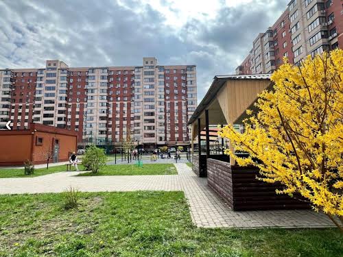 квартира за адресою смт. Слобожанське, Співдружності вул., 1