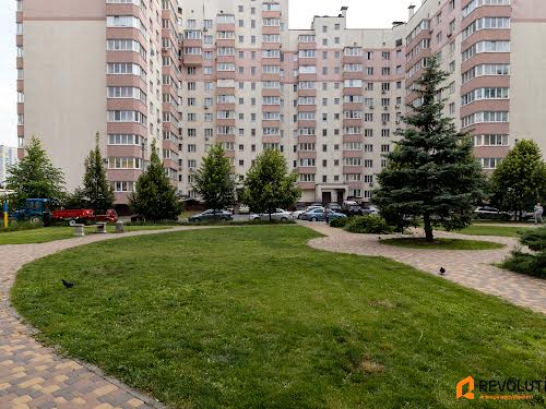 коммерческая по адресу Боголюбова, 8