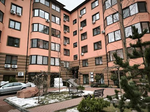 квартира за адресою Щаслива, 7а