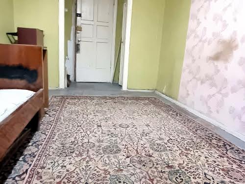 кімната за адресою Конституції просп., 42