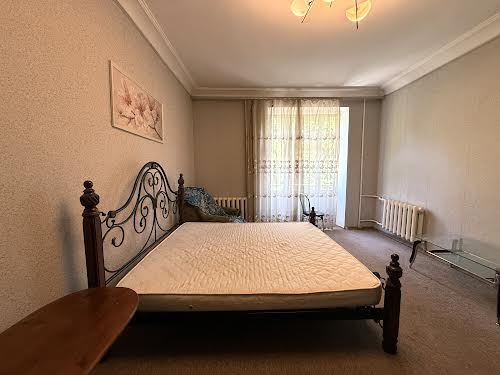 квартира за адресою Лаврська вул. (Січневого Повстання), 6