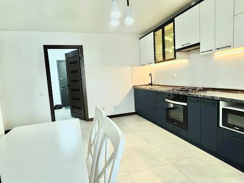 квартира за адресою Степана Бандери просп., 36