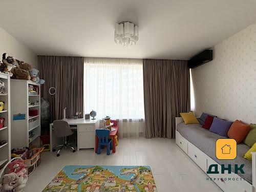 квартира за адресою Літературна вул., 1А