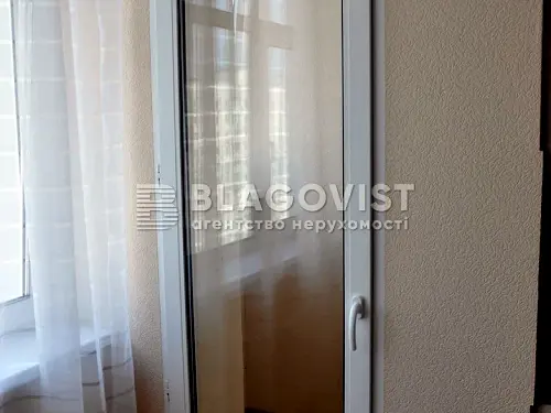 квартира за адресою Анни Ахматової вул., 22