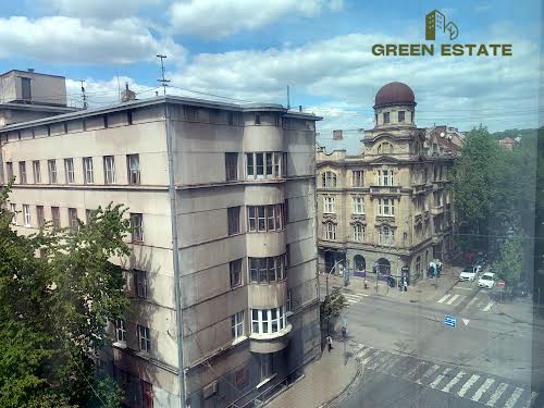 комерційна за адресою Євгена Петрушевича пл., 3