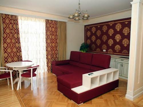 комерційна за адресою Чорновола вул., 80