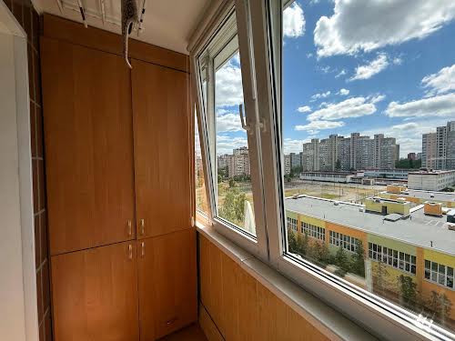 квартира за адресою Каштанова вул., 11