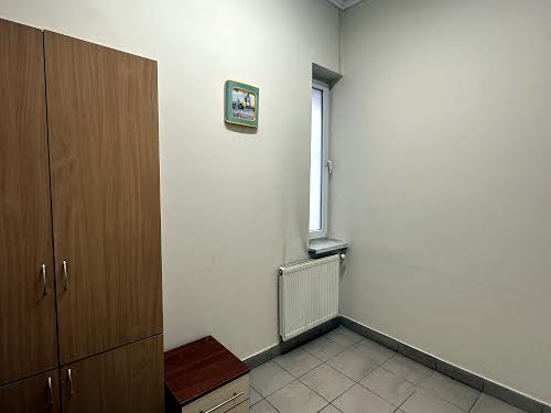 комерційна за адресою Галицька вул., 60