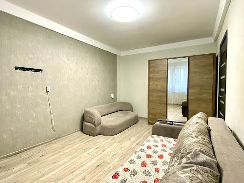 квартира за адресою Ентузіастів вул., 4