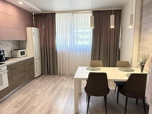 квартира за адресою Драгоманова вул., 2-Б