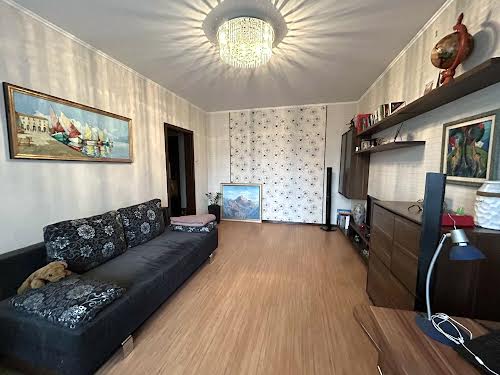 квартира за адресою Ревуцького вул., 11